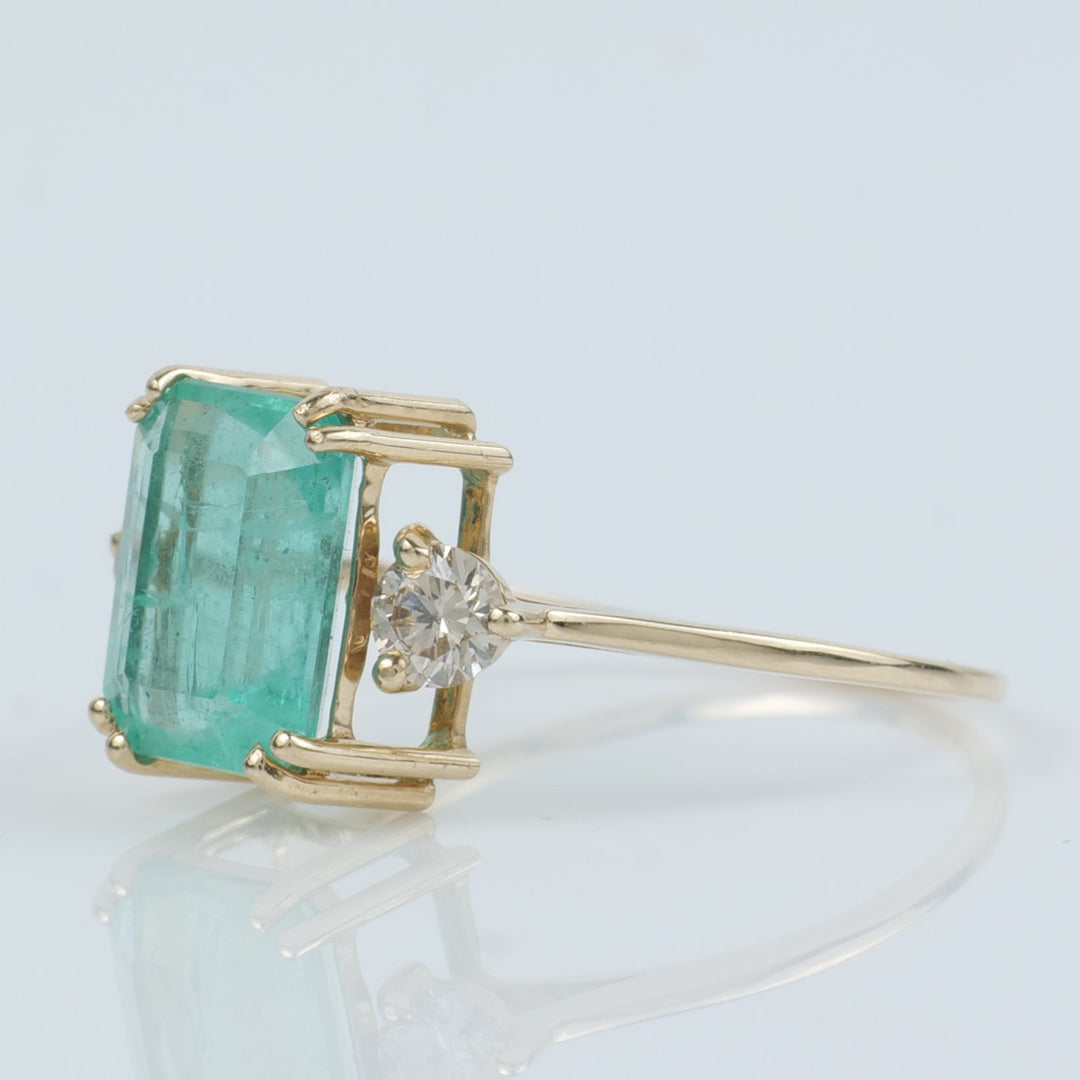 Emerald Diamond Ring