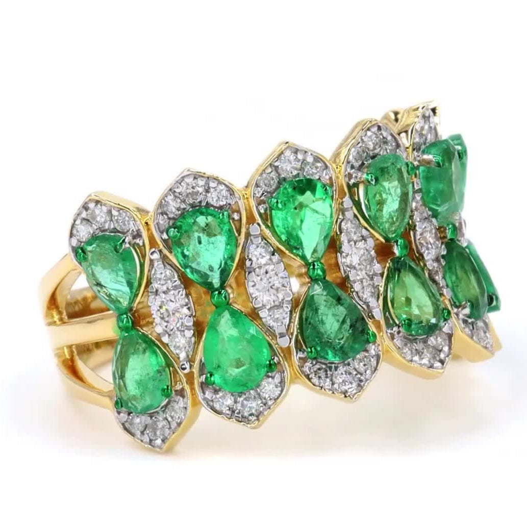 Cluster Emerald Diamond Ring