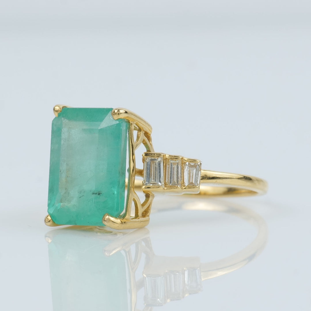 Emerald Cut Diamond Ring
