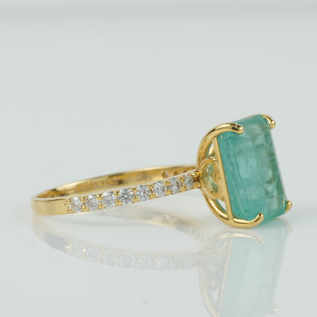 Emerald Cut Diamond Ring