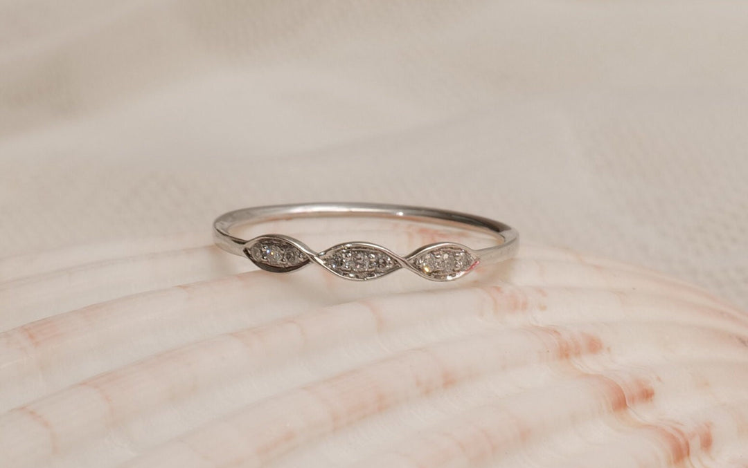 Twisted Diamond Ring, 14k Solid Gold, Natural Diamonds, Gift for her, Everyday Stackable Jewelry, Dainty Stacking Ring