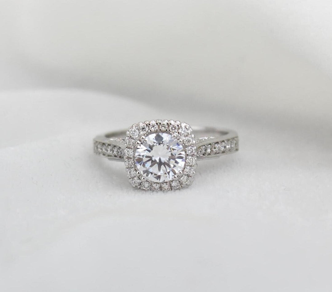 Halo square-shaped lab diamond engagement ring in solid gold, Solitaire Wedding Ring, Bridal Jewelry, Gift For Her