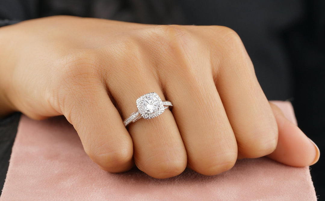 Halo square-shaped lab diamond engagement ring in solid gold, Solitaire Wedding Ring, Bridal Jewelry, Gift For Her