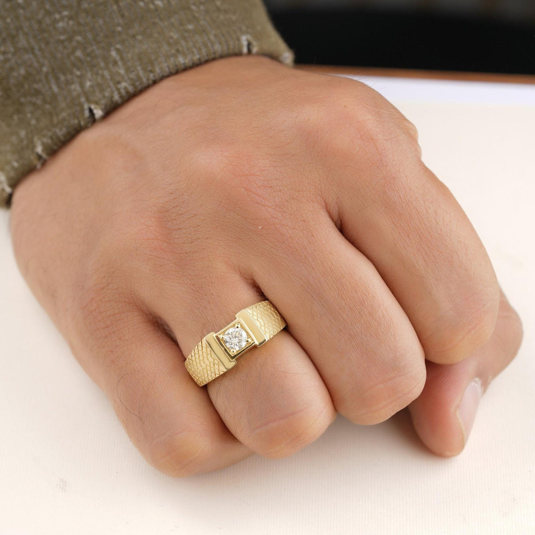 Men&#39;s Geometric Round Solitaire Diamond Ring,  14k Solid Gold, Natural Diamonds, Textured Shank, Gift for him, Statement Gold Jewelry,
